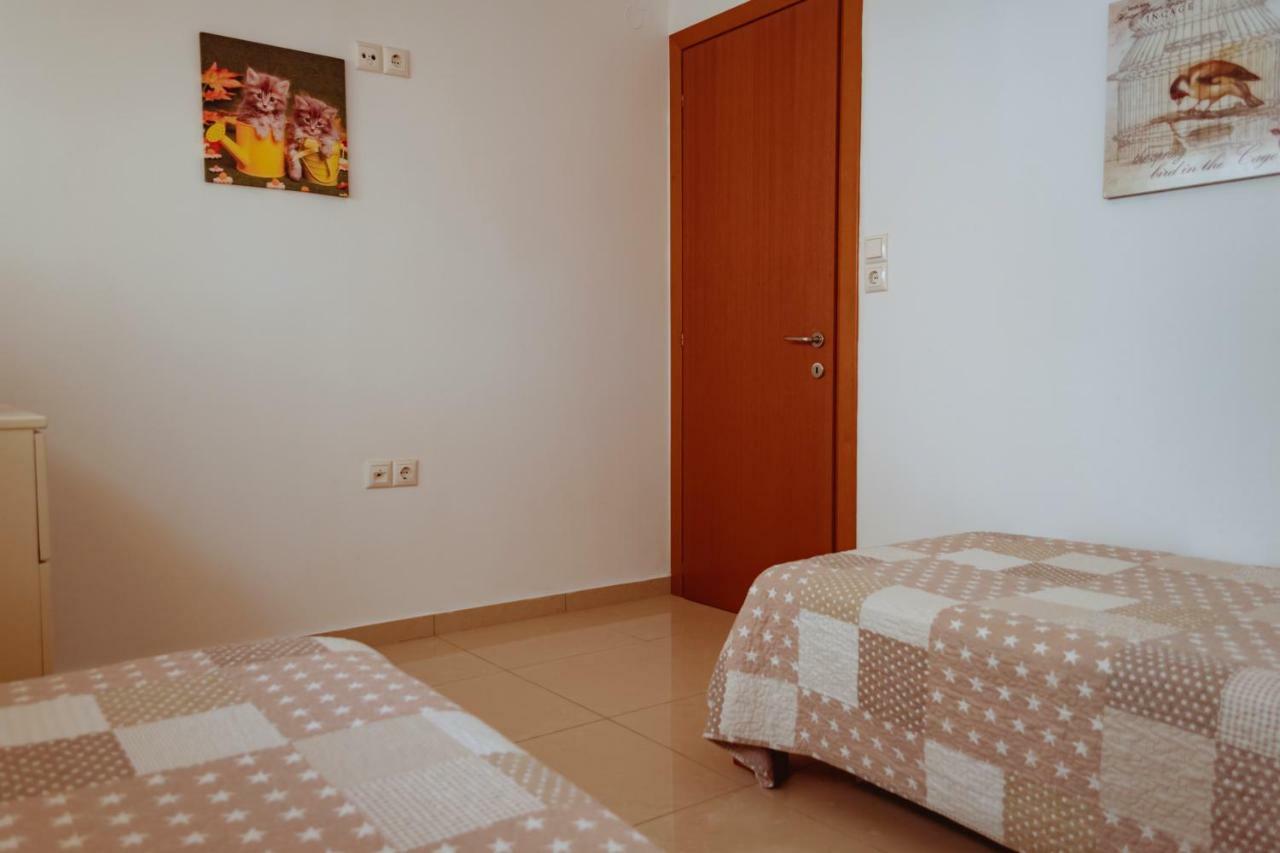 Апартаменты Sun Βy Τhe Sea 100M From The Beach Агия-Пелагия  Экстерьер фото